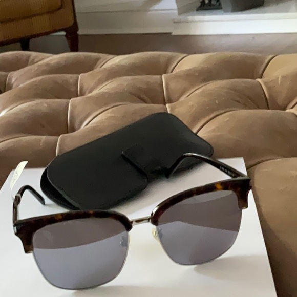 Yves Saint Laurent mirrored sunglasses - Picture 2 of 2